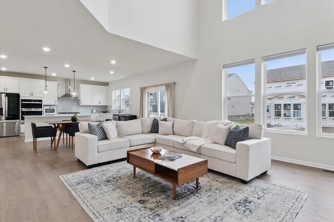 Building Photo - 737 Haywood Dr