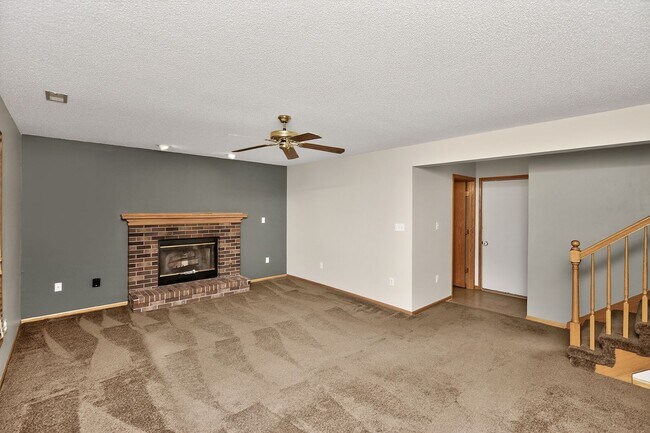 Building Photo - BEAUTIFUL 4-SEASONS ROOM!! 4 Bedroom, 3 Bathroom Home in Waukee!