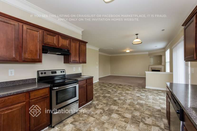 Building Photo - 16411 Austringer Pl