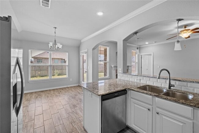 Building Photo - 4371 W Barhem Dr