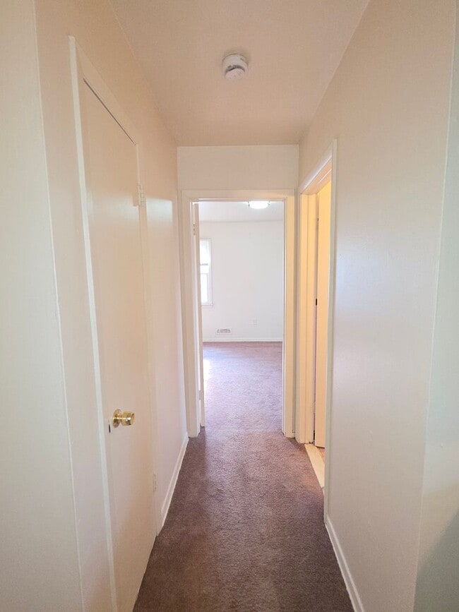 Building Photo - 212Bathgate
