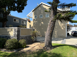 Building Photo - 754 Joann St