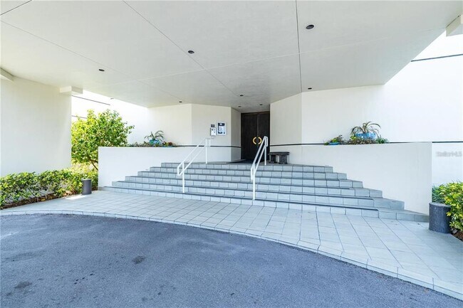 Building Photo - 5950 Pelican Bay Plaza S