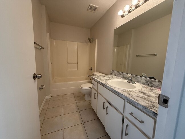 Building Photo - Deltona 3/2 Corner Lot