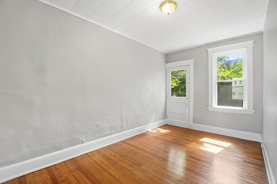 Building Photo - 3784 Isabella Ave