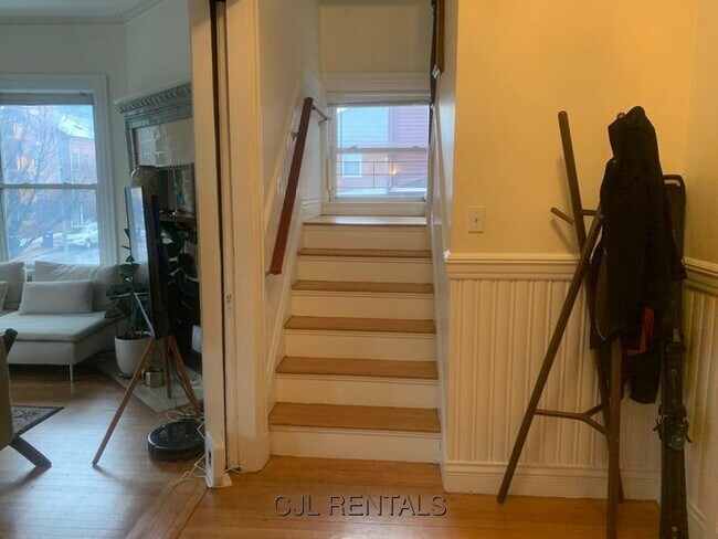 Building Photo - 356a Harvard St