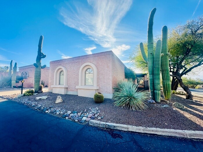 Building Photo - 4100 E Pontatoc Canyon Dr