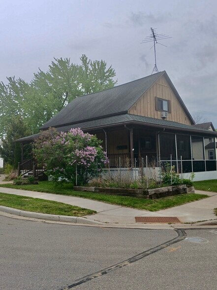 Building Photo - 803 Bruner St