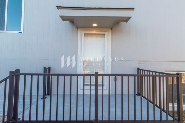 Building Photo - New Construction Duplex in Elkhorn!