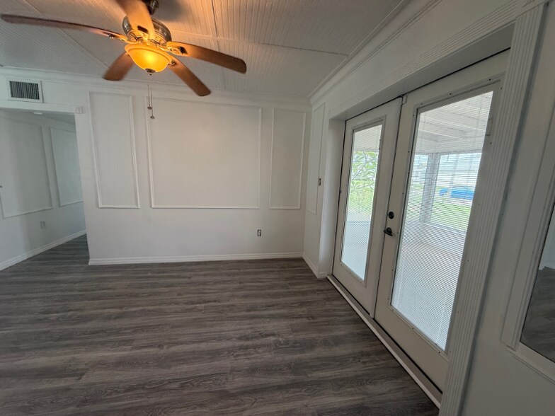 Building Photo - 545 Palmetto Dr