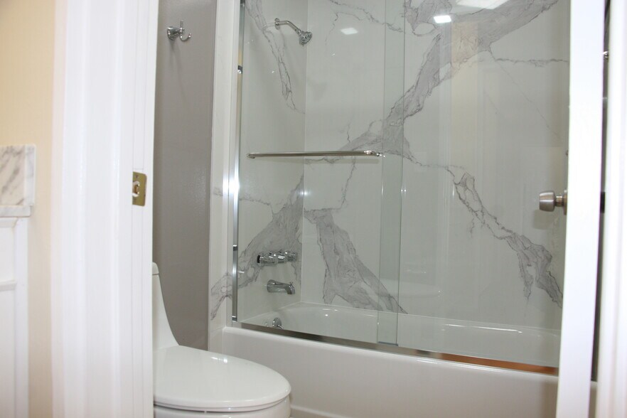 Building Photo - 3815 Harrison St