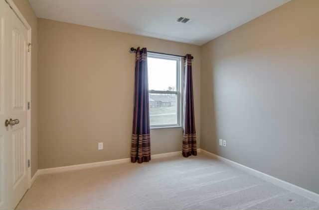 Building Photo - 3 bedroom, 2.5 bath home in Bent Creek