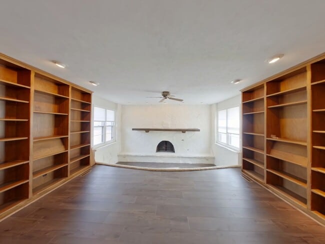 Building Photo - 7761 Killarney Ct