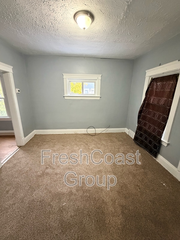 Building Photo - 3053 E 128th St