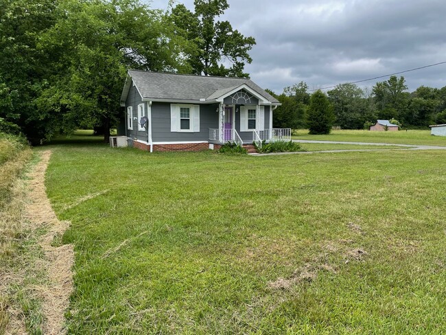 Building Photo - Cozy 2/1 House in Shannon $1,195