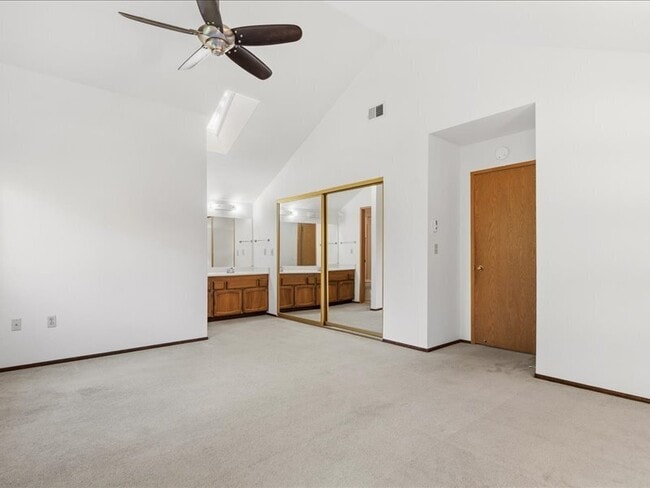 Building Photo - 1304 Foothill Dr