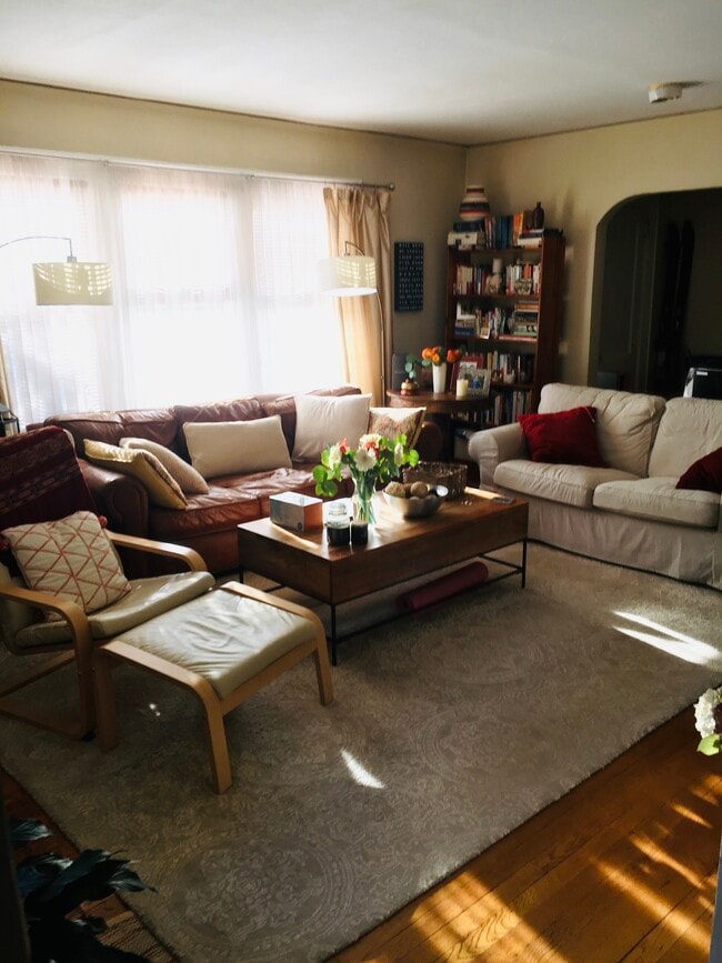 Building Photo - 100 Davis Ave