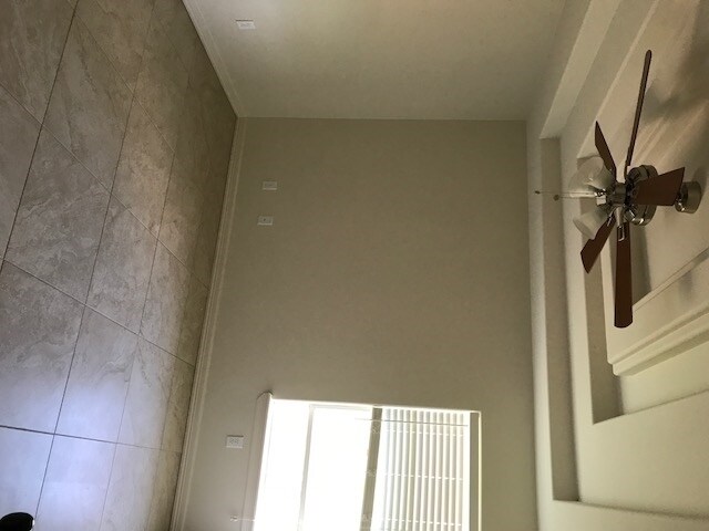 Interior Photo - 2503 E Franklin Ave