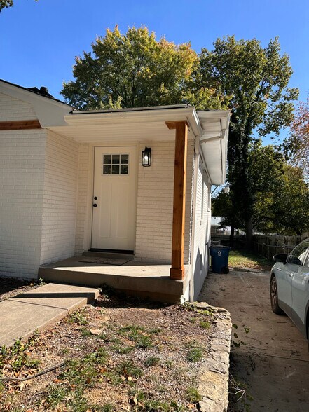 Building Photo - 7719 Crestline Rd