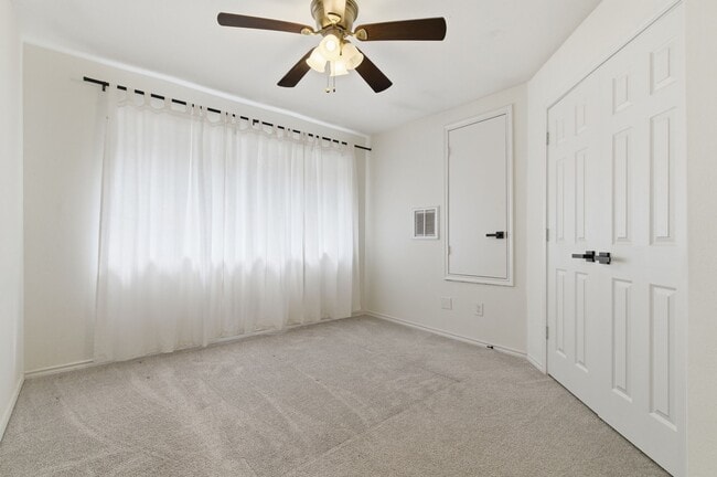 Building Photo - 23 Cedar Chase Pl