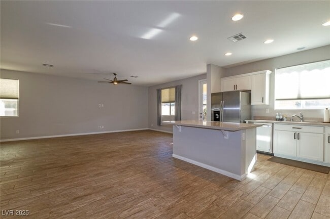 Building Photo - 10461 Skye Summit Ave