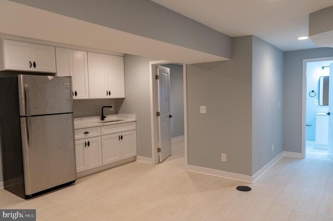 Building Photo - 706 Longfellow St NW