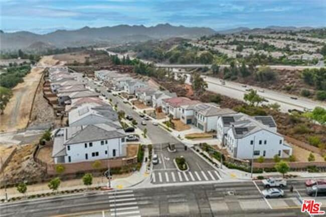 Building Photo - 20568 Edgewood Ct