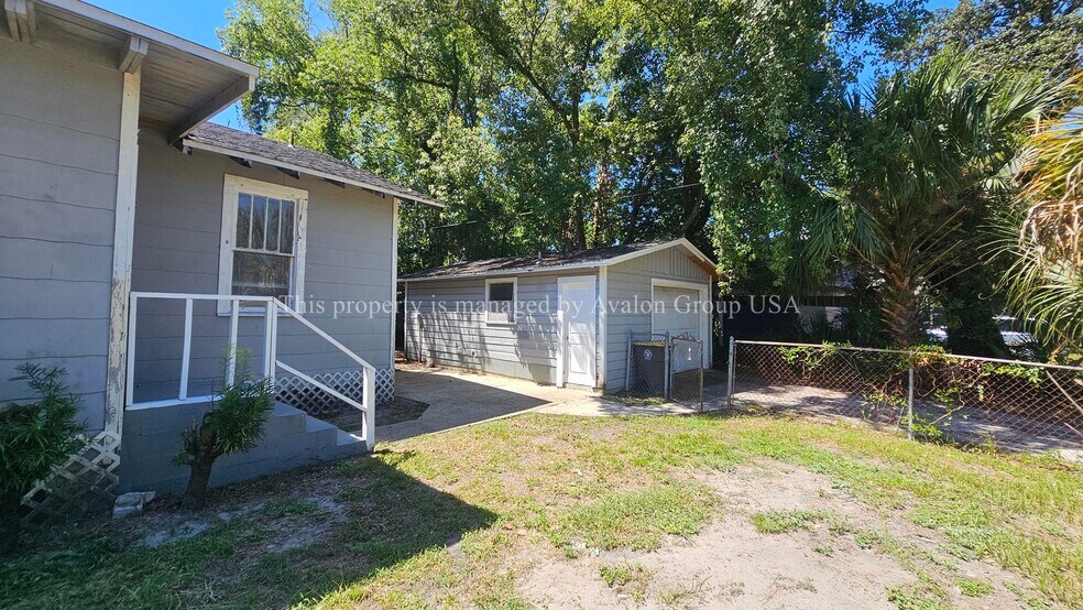 Building Photo - 6510 Avalon St