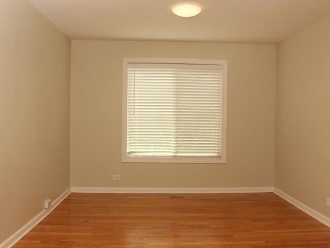 Building Photo - 361 Grissom Ct