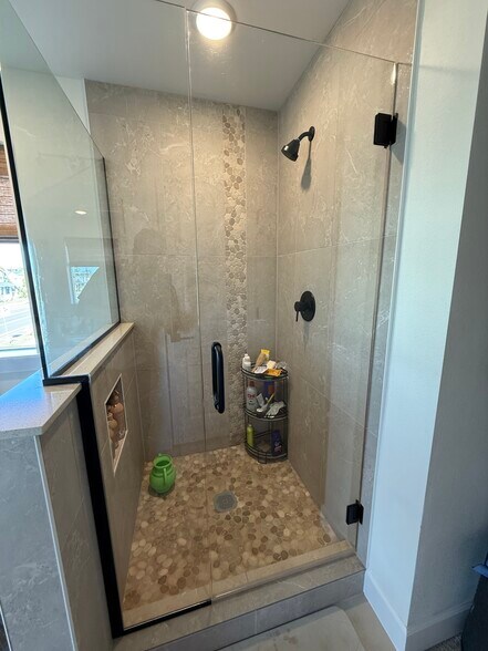 Building Photo - 3844 SE 83rd Ave