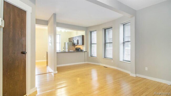 Building Photo - 132 W Willis St