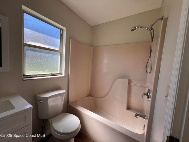 Building Photo - 399 Fluvia Ave SE