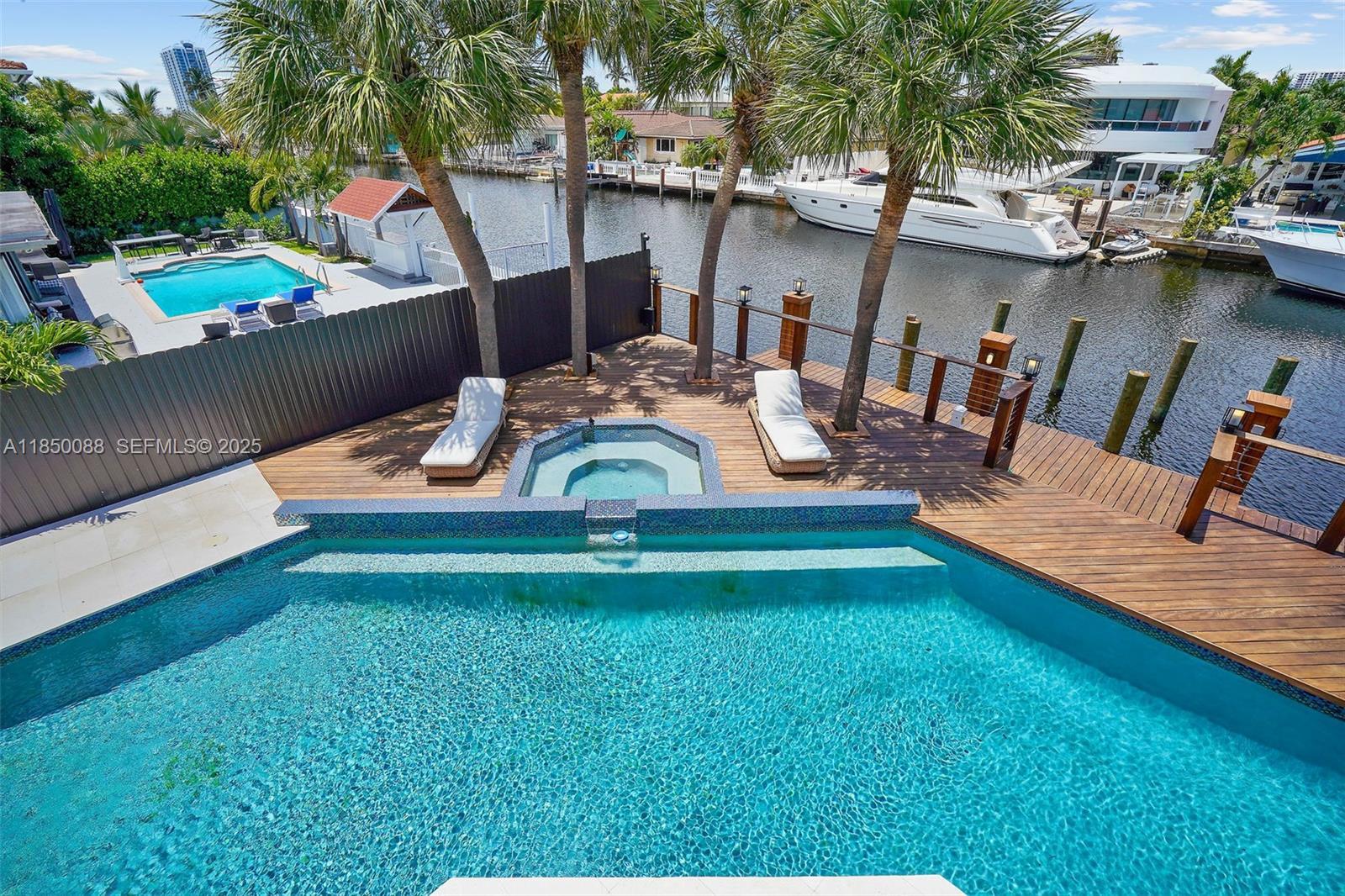 Building Photo - 3251 NE 164th St