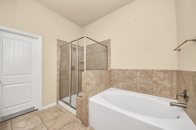 Building Photo - 2439 Dark Elm Dr