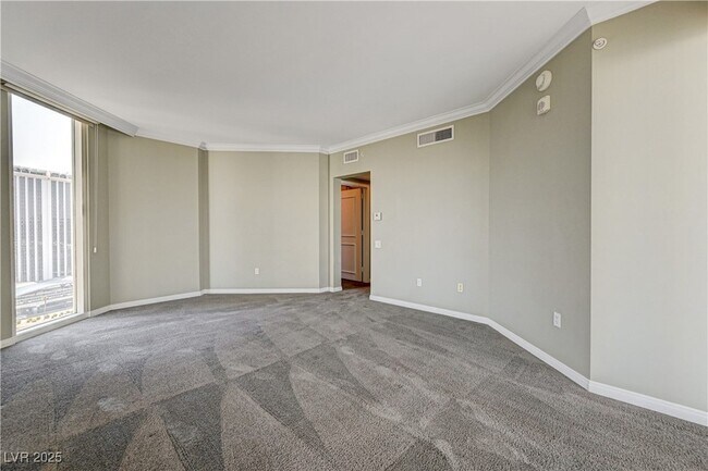 Building Photo - 2857 Paradise Rd