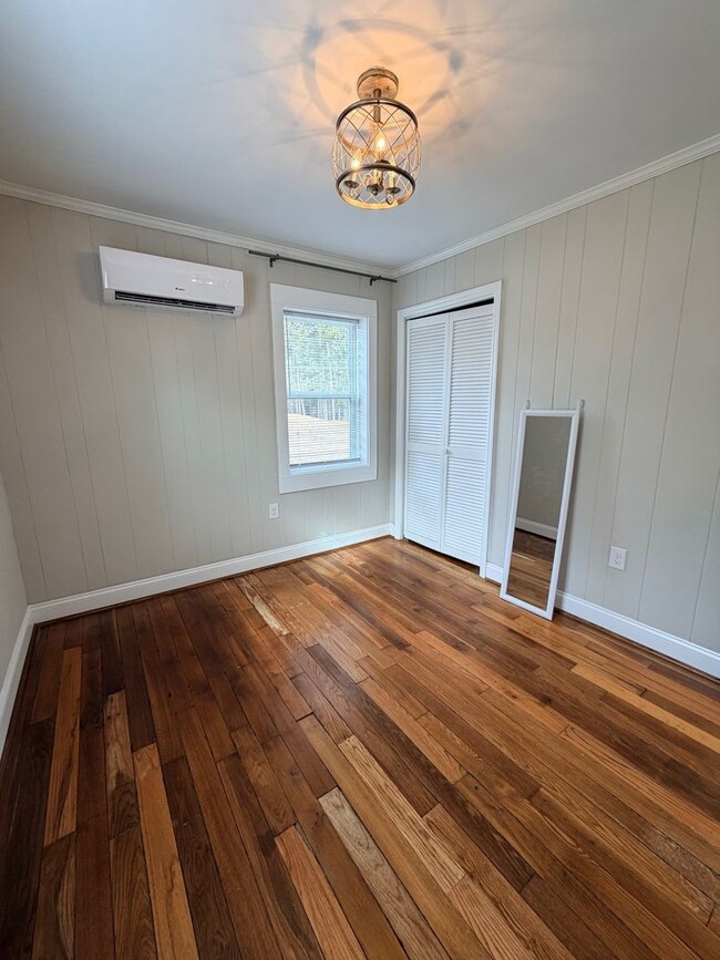 Building Photo - 503 Wilson