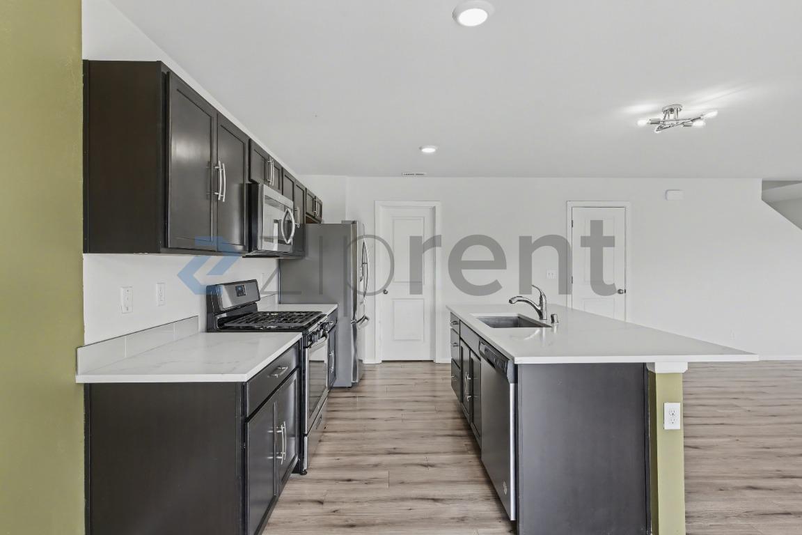 Building Photo - 9168 Candytuft Ln SE