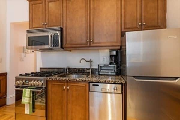 Building Photo - 1609 Tremont St