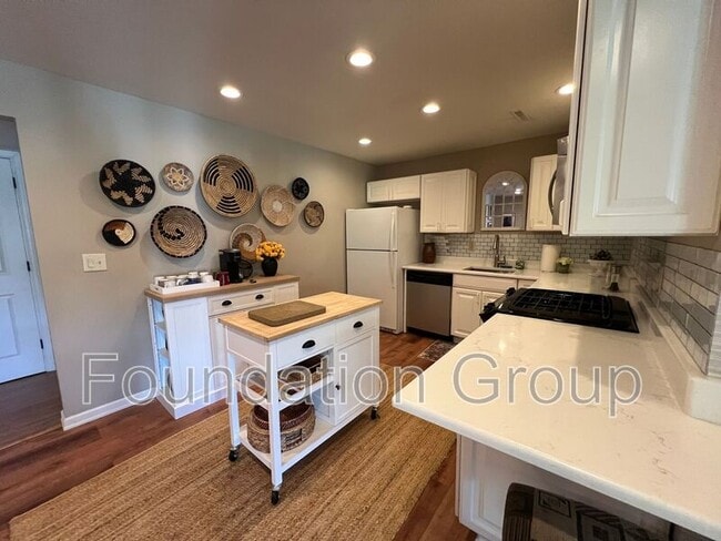 Building Photo - 3417 122nd Pl NE