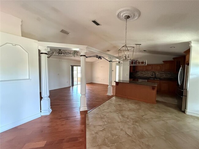 Building Photo - 3900 Oak Pointe Blvd
