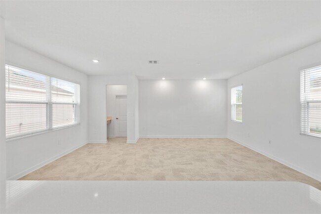 Building Photo - 3039 Addison Blvd