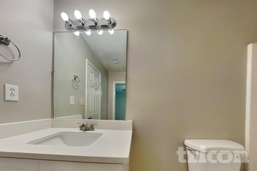 Building Photo - 5425 Brickleberry Way