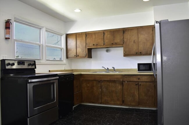 Building Photo - 924 Mount Pitt Ave