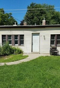 Building Photo - 2 bedroom Unit