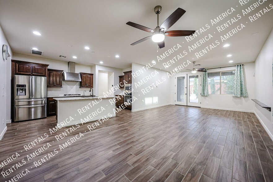 Building Photo - 2616 W Perola Dr