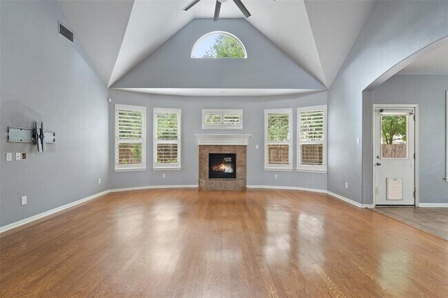 Building Photo - 908 Golden Palomino Ct
