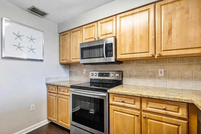 Building Photo - 2016 Alta Meadows Ln
