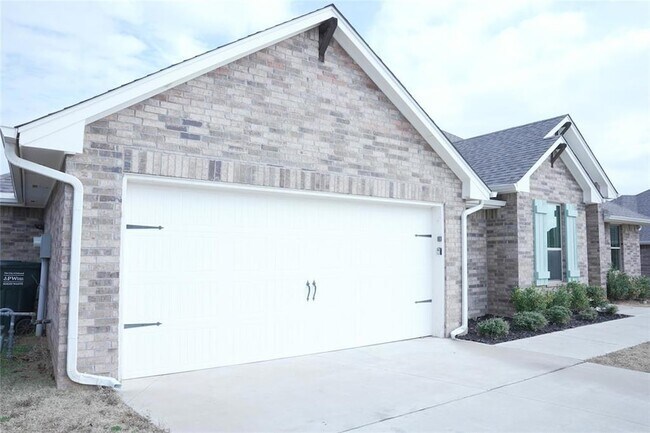 Building Photo - 5216 Bing Cir