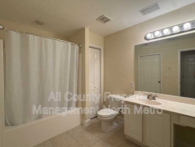 Building Photo - 2325 Chimney Cottage Cir NE