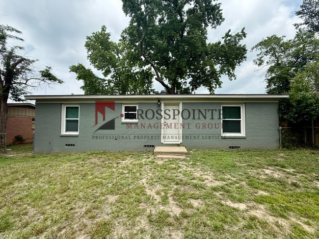 Building Photo - 1309 Lamar St